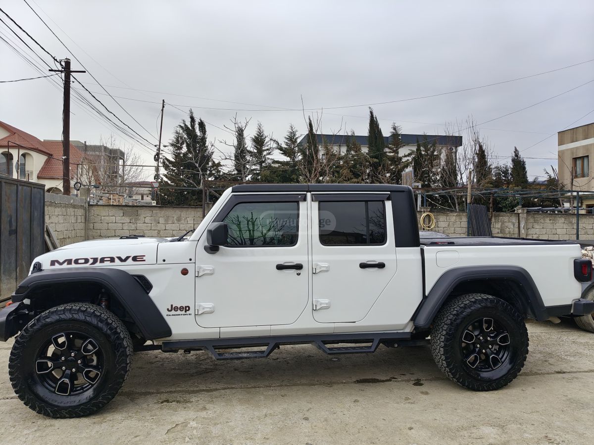 Jeep Gladiator mojave 2023 — миниатюра 4