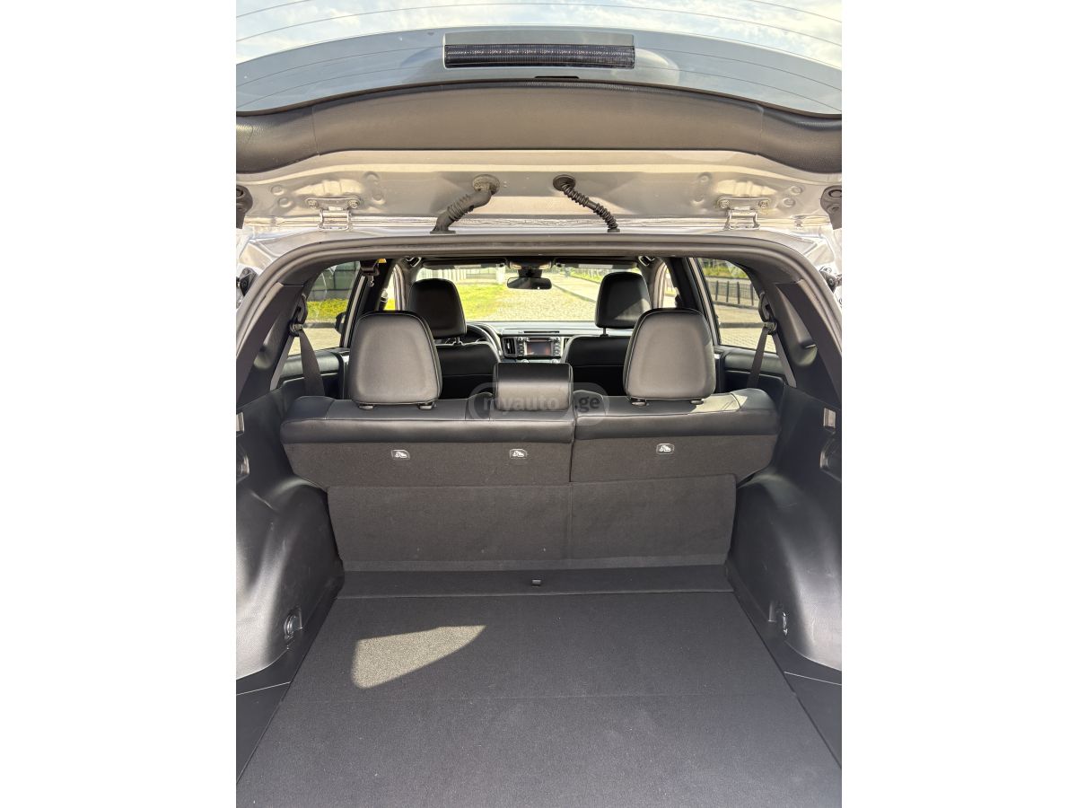 Toyota Rav 4 - фото 12