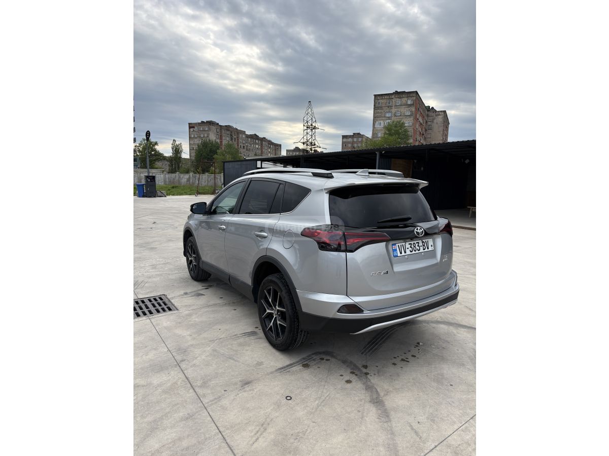 Toyota Rav 4 - фото 5
