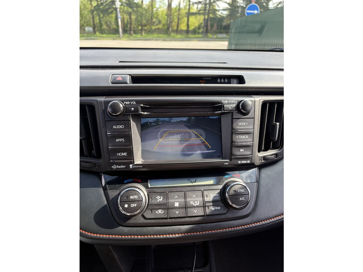 Toyota Rav 4 - фото 7