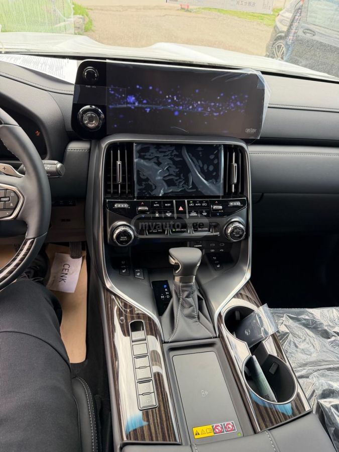 Lexus LX 600 2025 — миниатюра 11