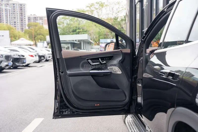 Mercedes-Benz EQE 2024 — миниатюра 11