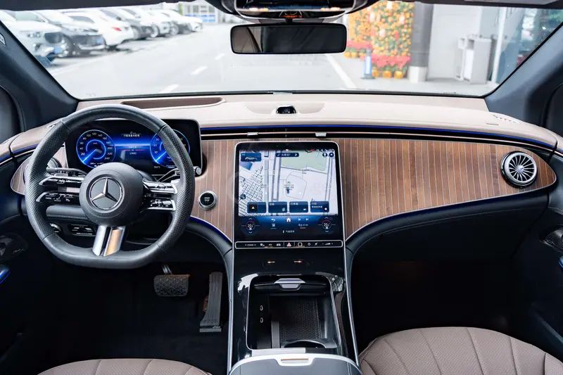 Mercedes-Benz EQE 2024 — миниатюра 7