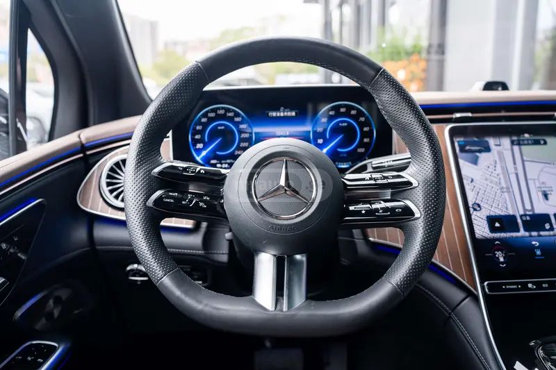 Mercedes-Benz EQE 2024 — миниатюра 9