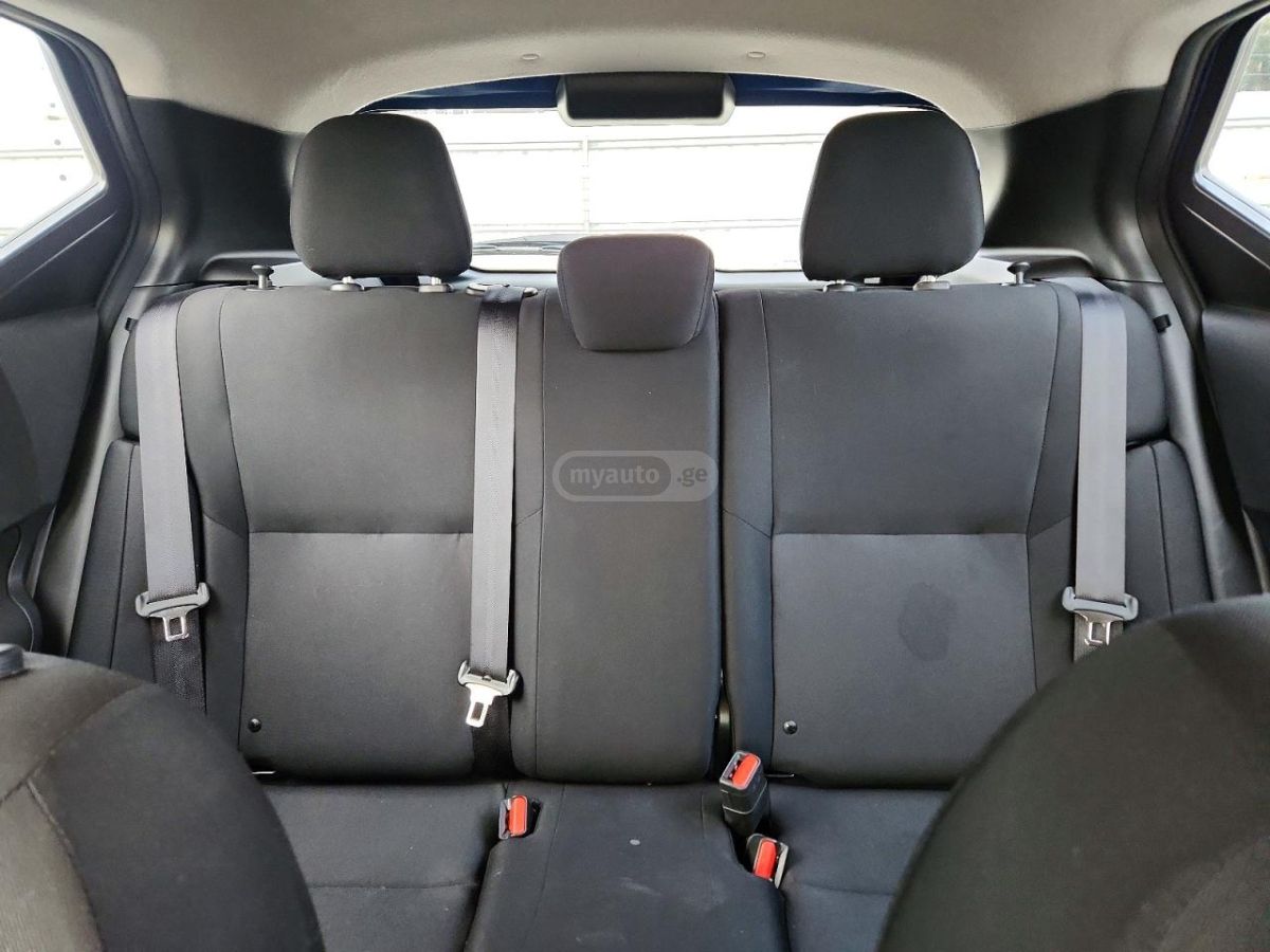 Nissan S 4dr Front-Wheel Drive CVT — миниатюра 10