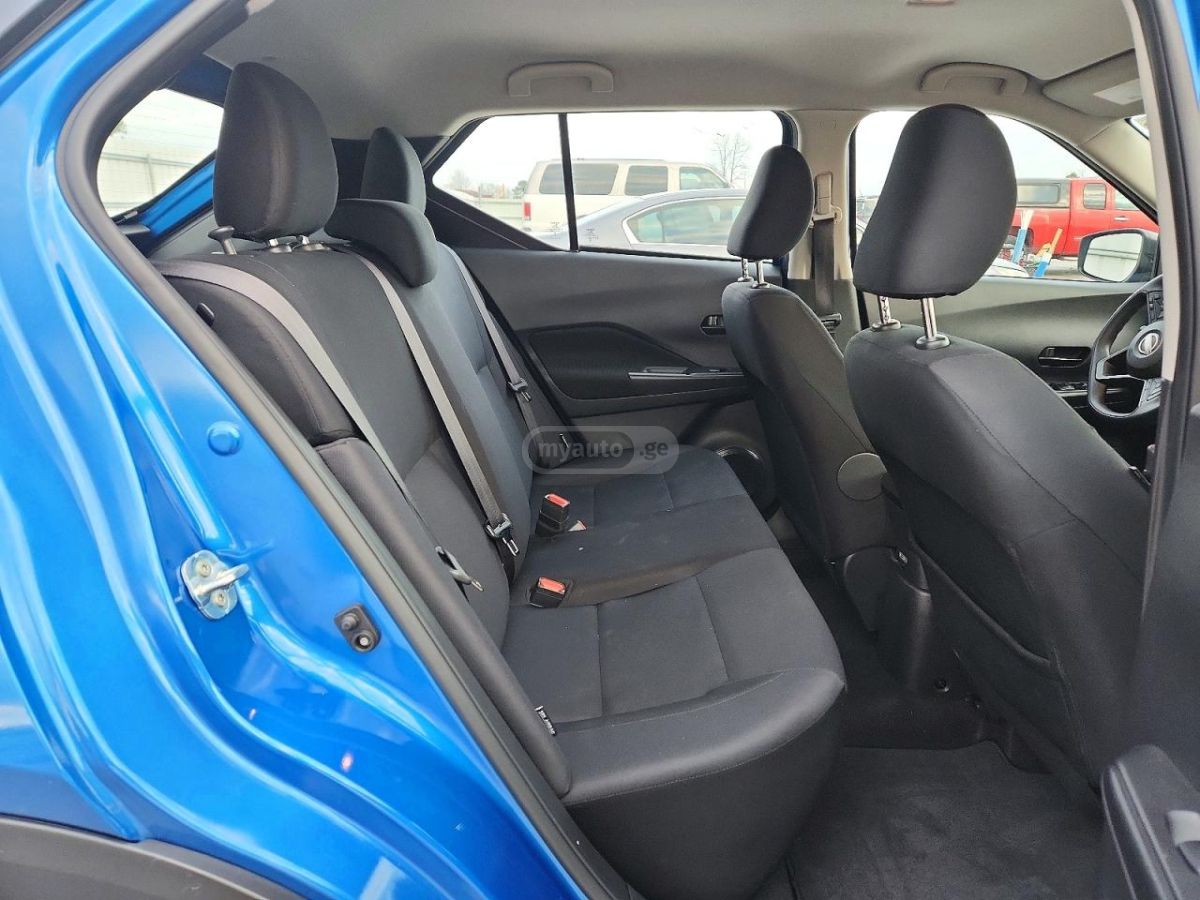 Nissan S 4dr Front-Wheel Drive CVT — миниатюра 11