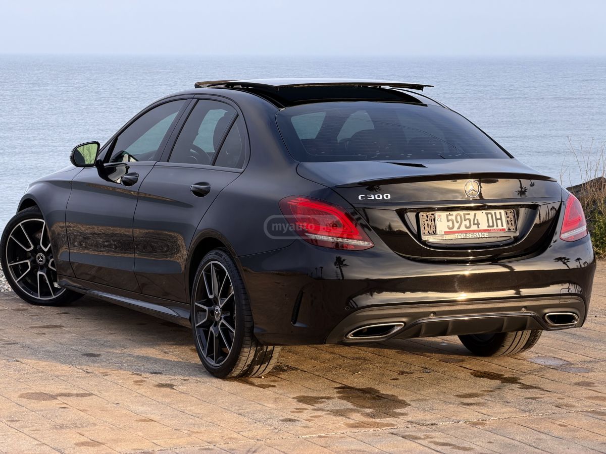 Mercedes-Benz C 300 - фото 4