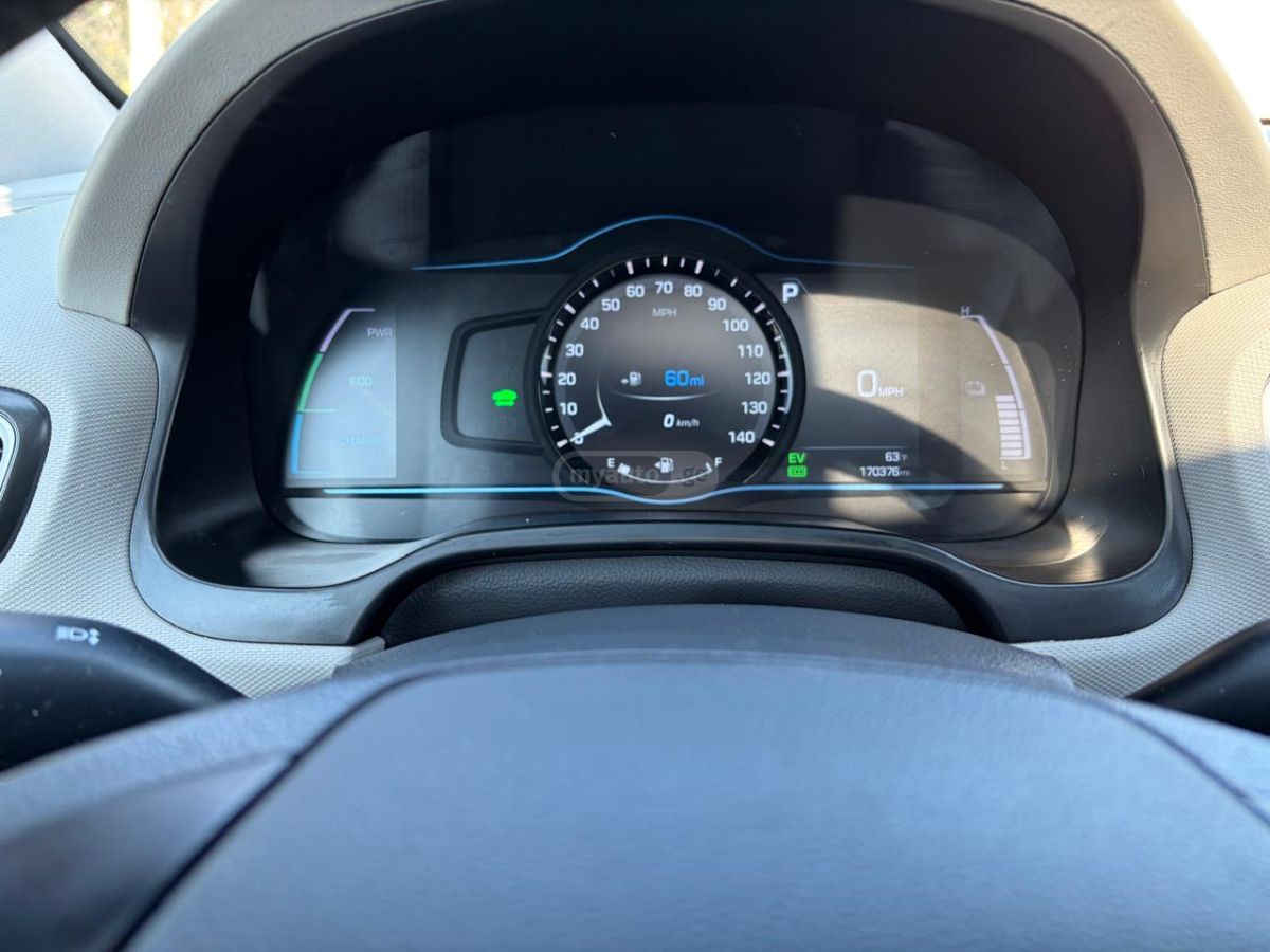 Hyundai Ioniq - фото 13
