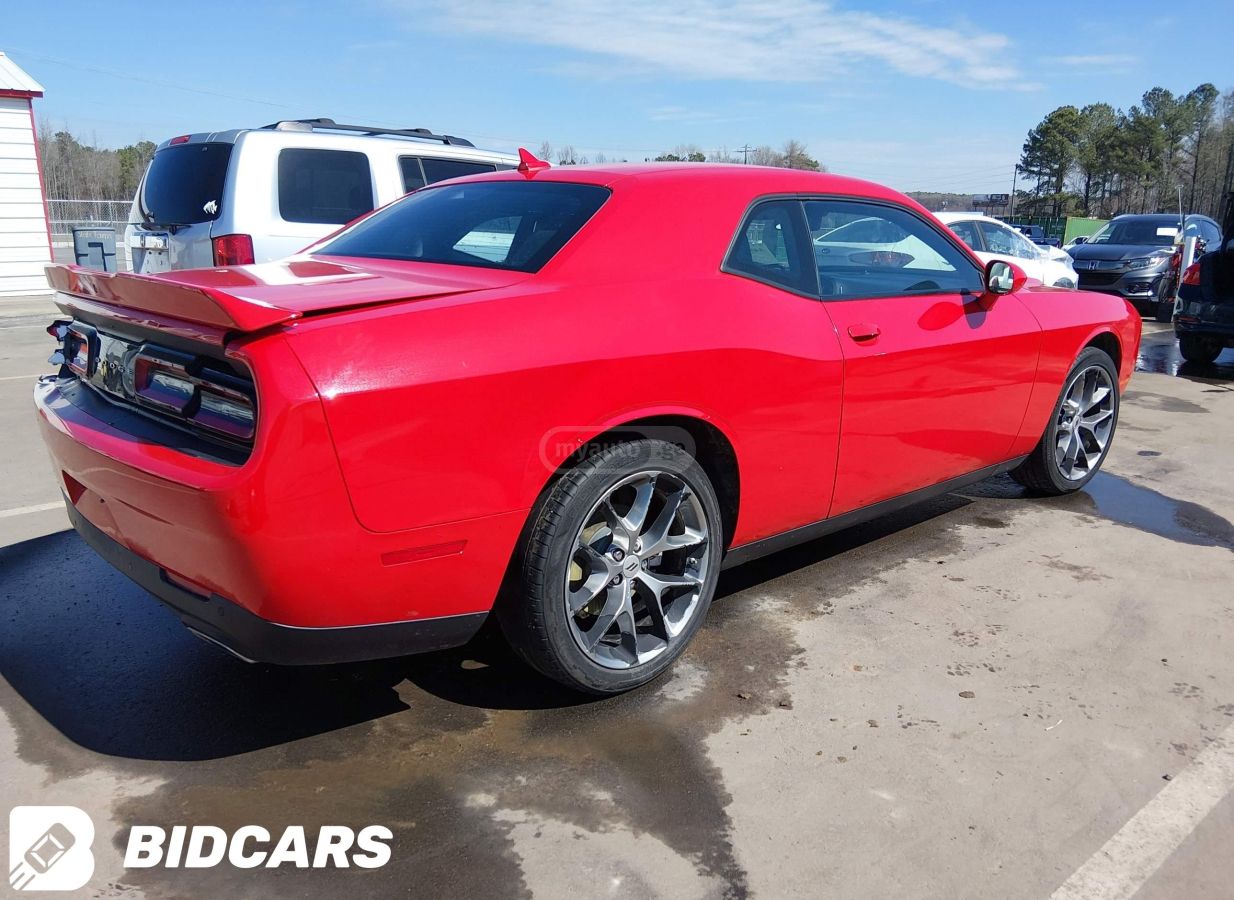 Dodge Challenger - фото 8