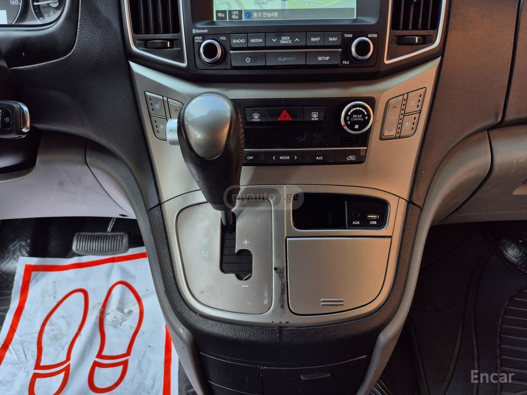 Hyundai Starex - фото 10
