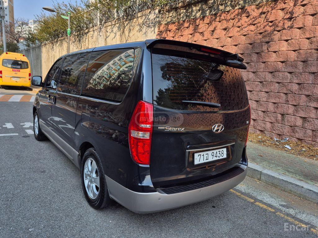 Hyundai Starex - фото 4