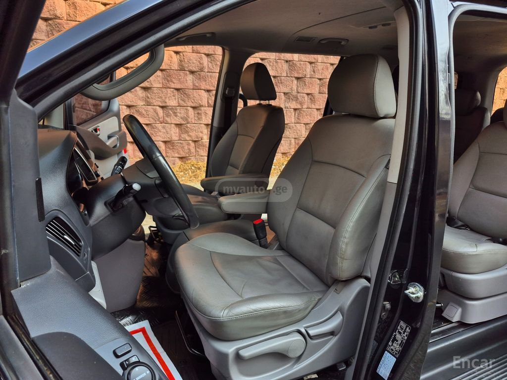 Hyundai Starex - фото 7