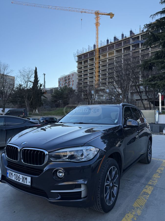 BMW X5 - фото 1