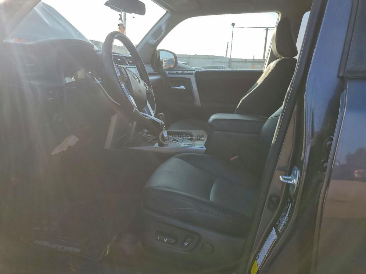 Toyota TRD Off Road 4dr 4x4 Automatic — миниатюра 11