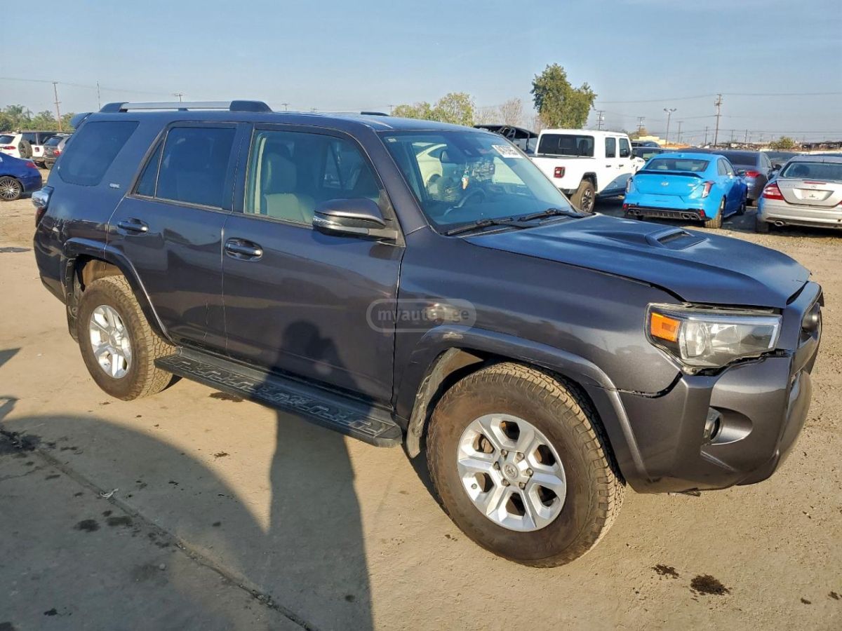 Toyota TRD Off Road 4dr 4x4 Automatic — миниатюра 6