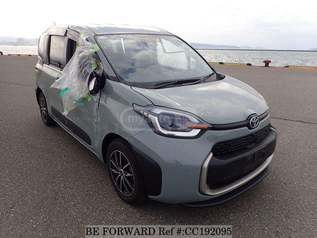 Toyota Sienta - фото 1