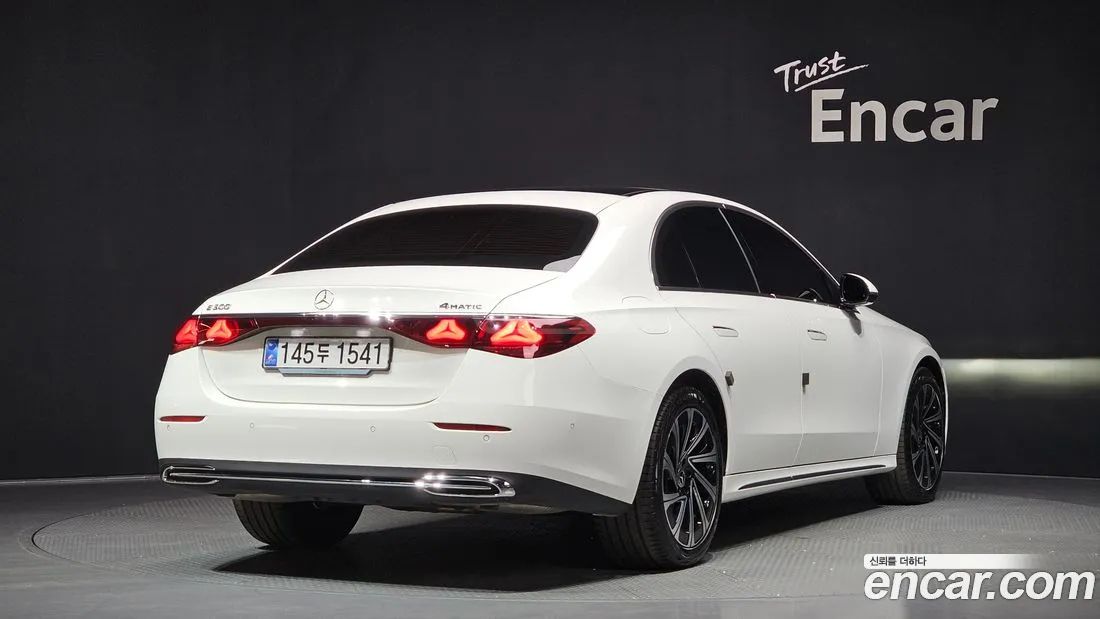 Mercedes-Benz E53 AMG 2025 — миниатюра 2