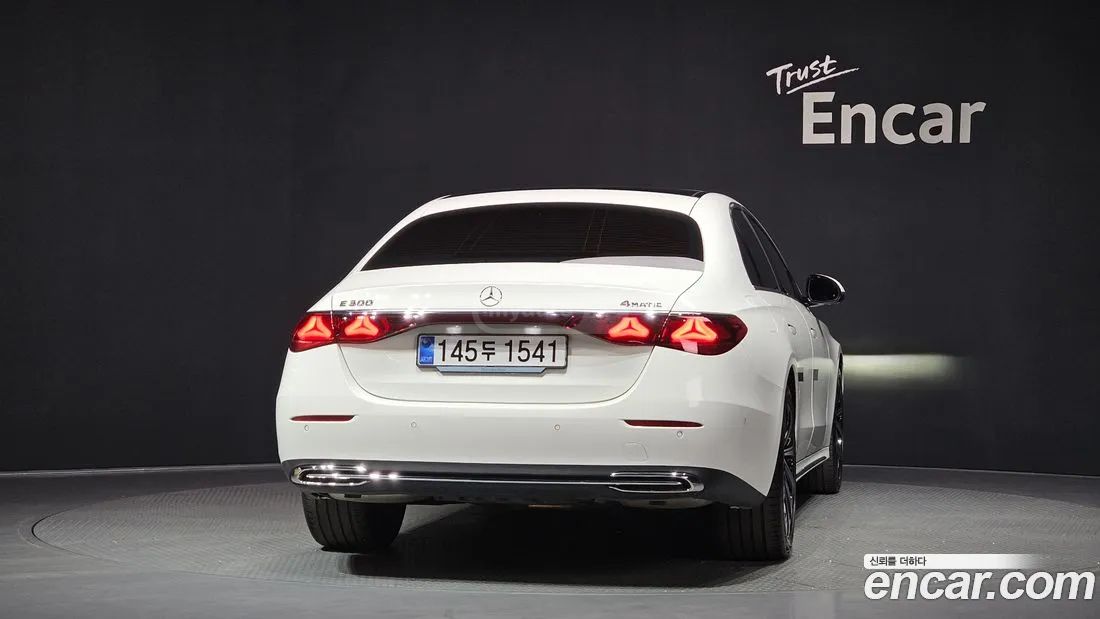 Mercedes-Benz E53 AMG 2025 — миниатюра 4