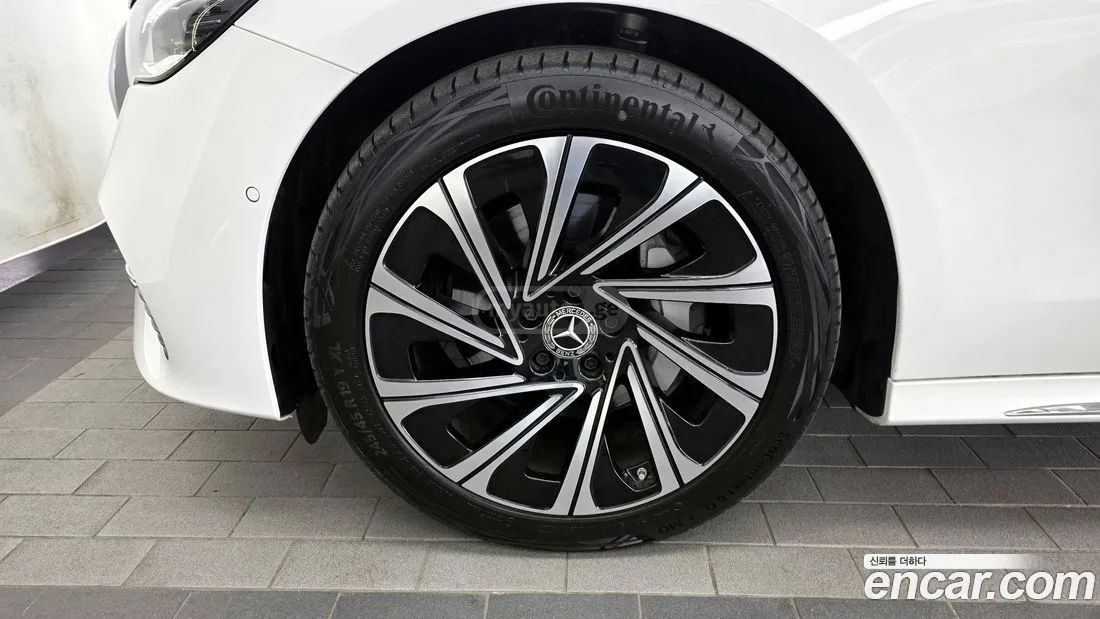 Mercedes-Benz E53 AMG 2025 — миниатюра 5