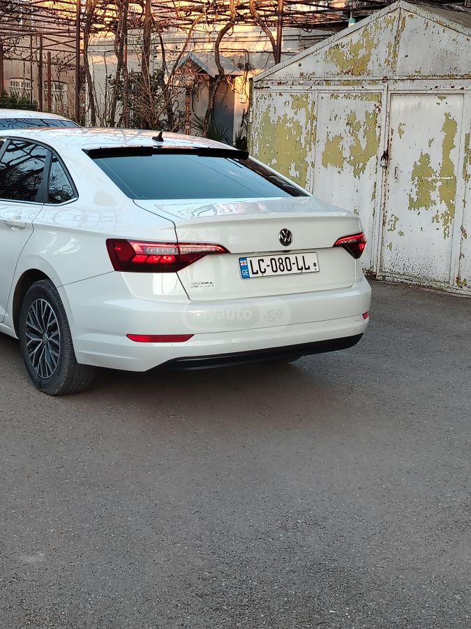 Volkswagen Jetta - фото 8