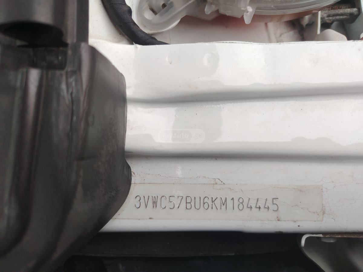 Volkswagen Jetta - фото 9