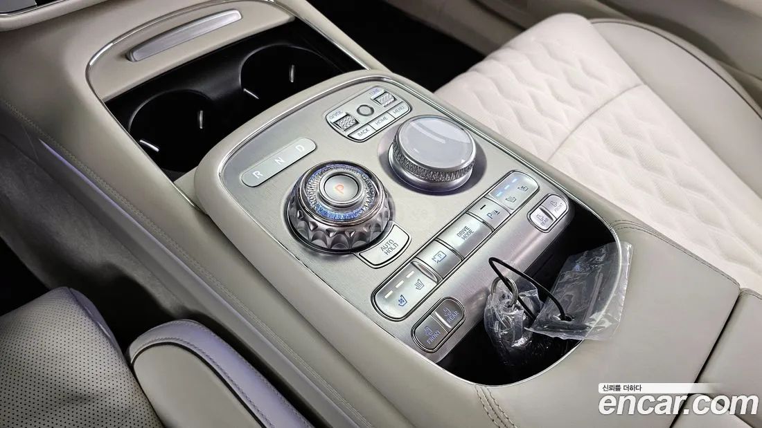 Hyundai Genesis 2025 — миниатюра 9