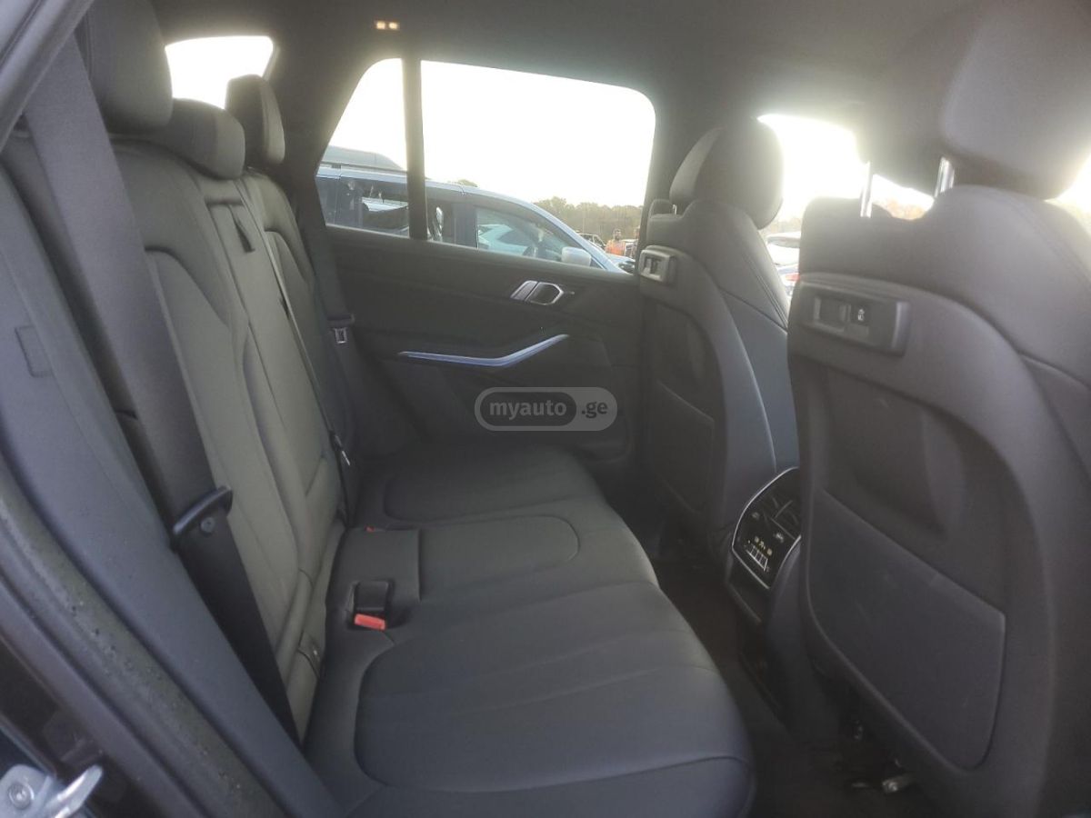 BMW X5 - фото 10