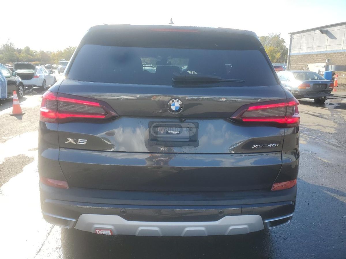 BMW X5 - фото 6
