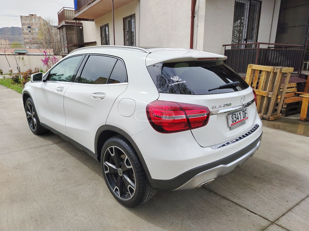 Mercedes-Benz GLA 250 - фото 4