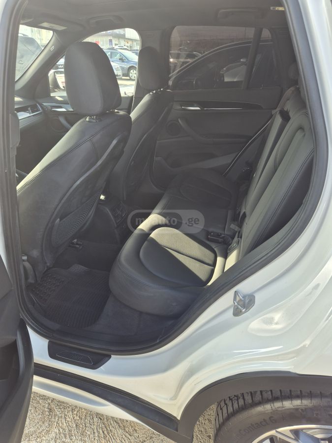 BMW X1 - фото 11