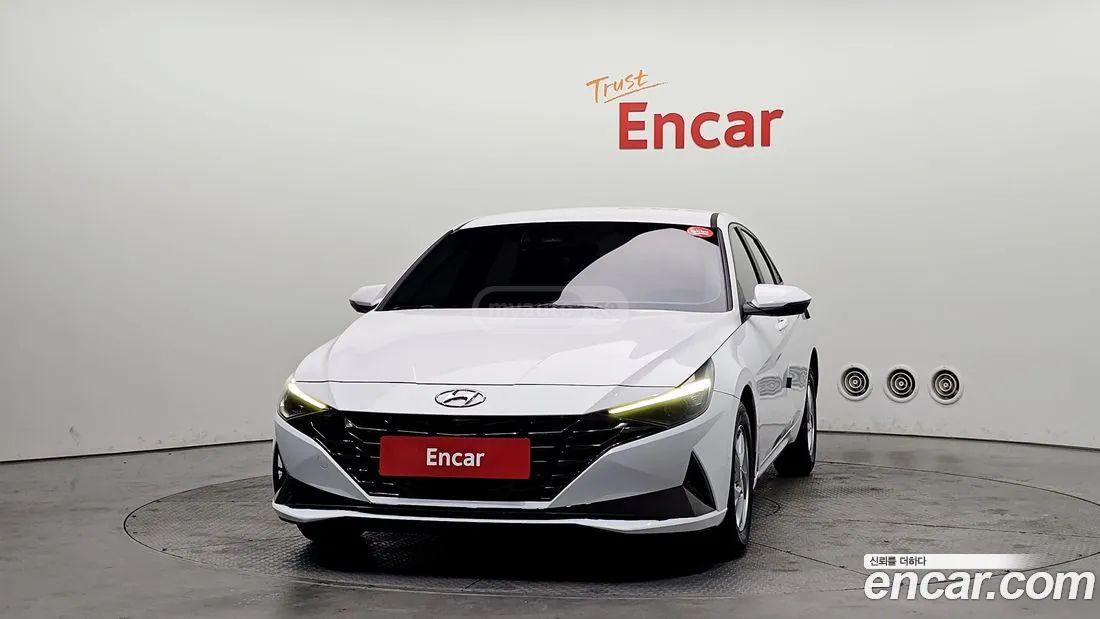 Hyundai Elantra - фото 3