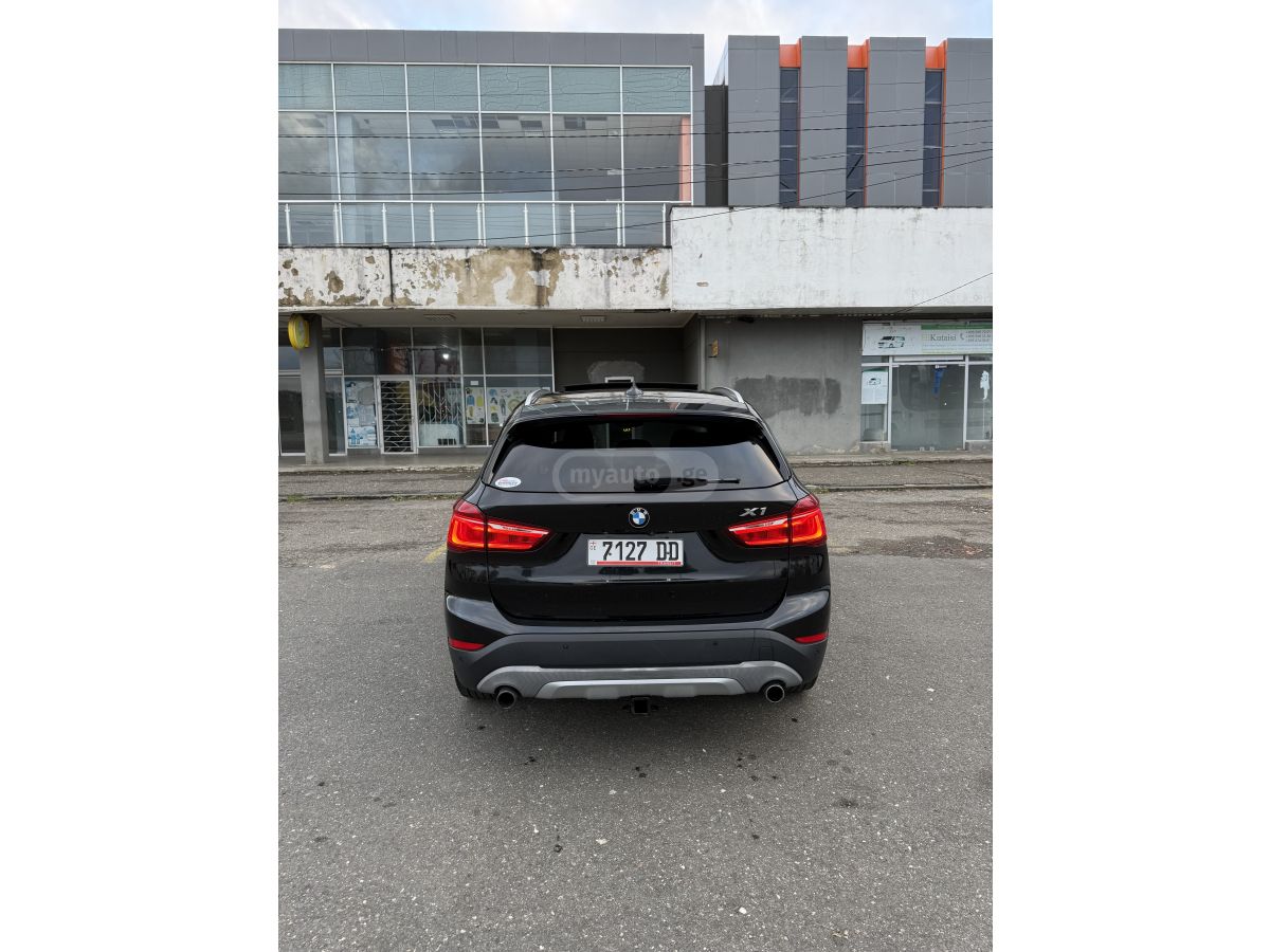BMW X1 - фото 5