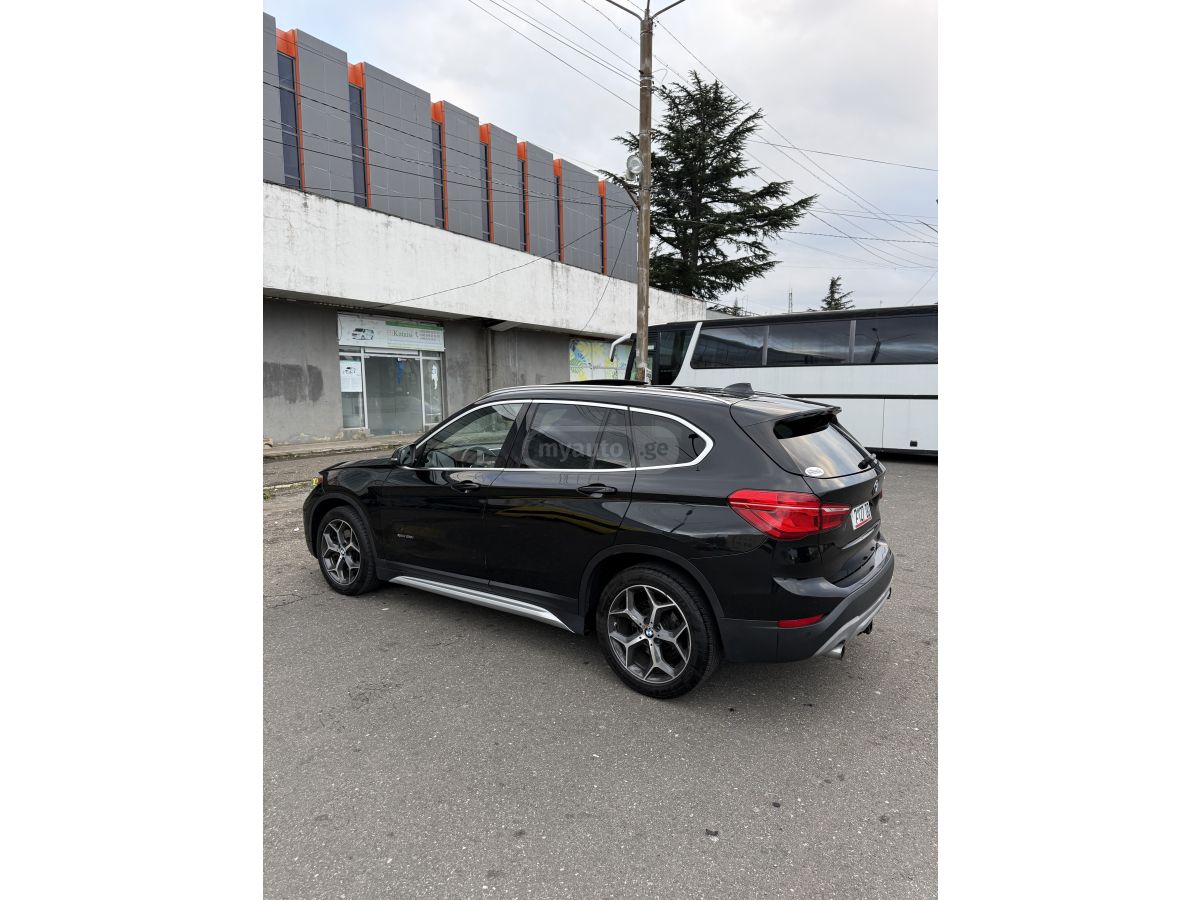 BMW X1 - фото 6