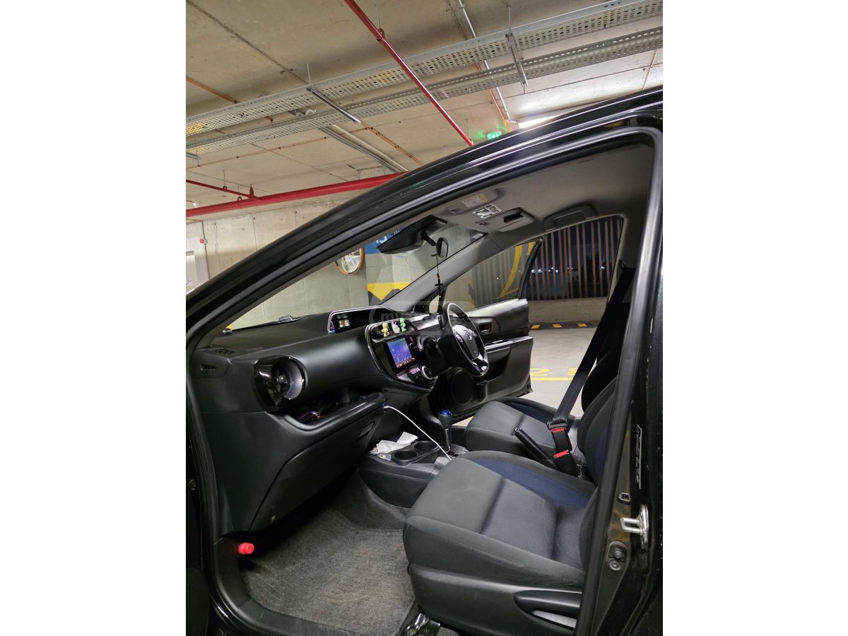 Toyota Aqua - фото 5