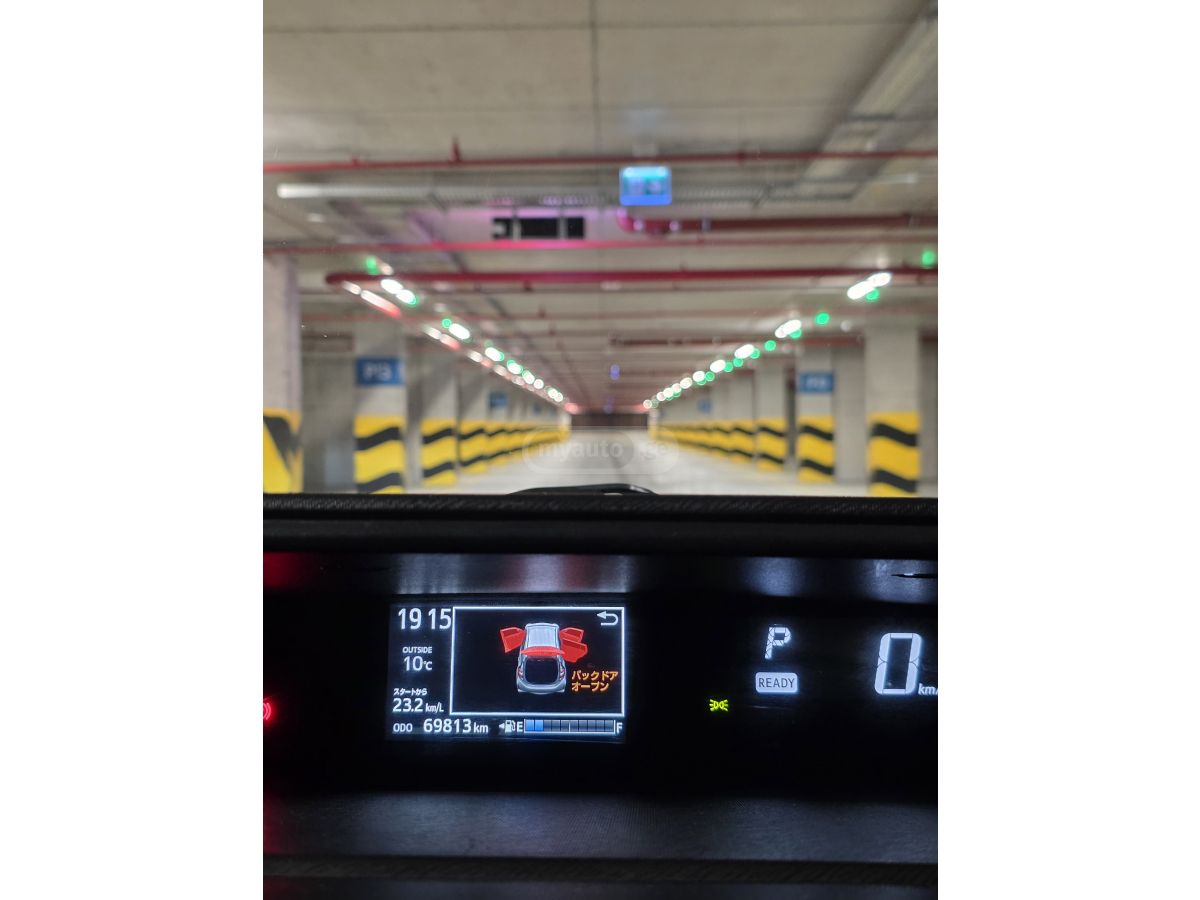 Toyota Aqua - фото 6