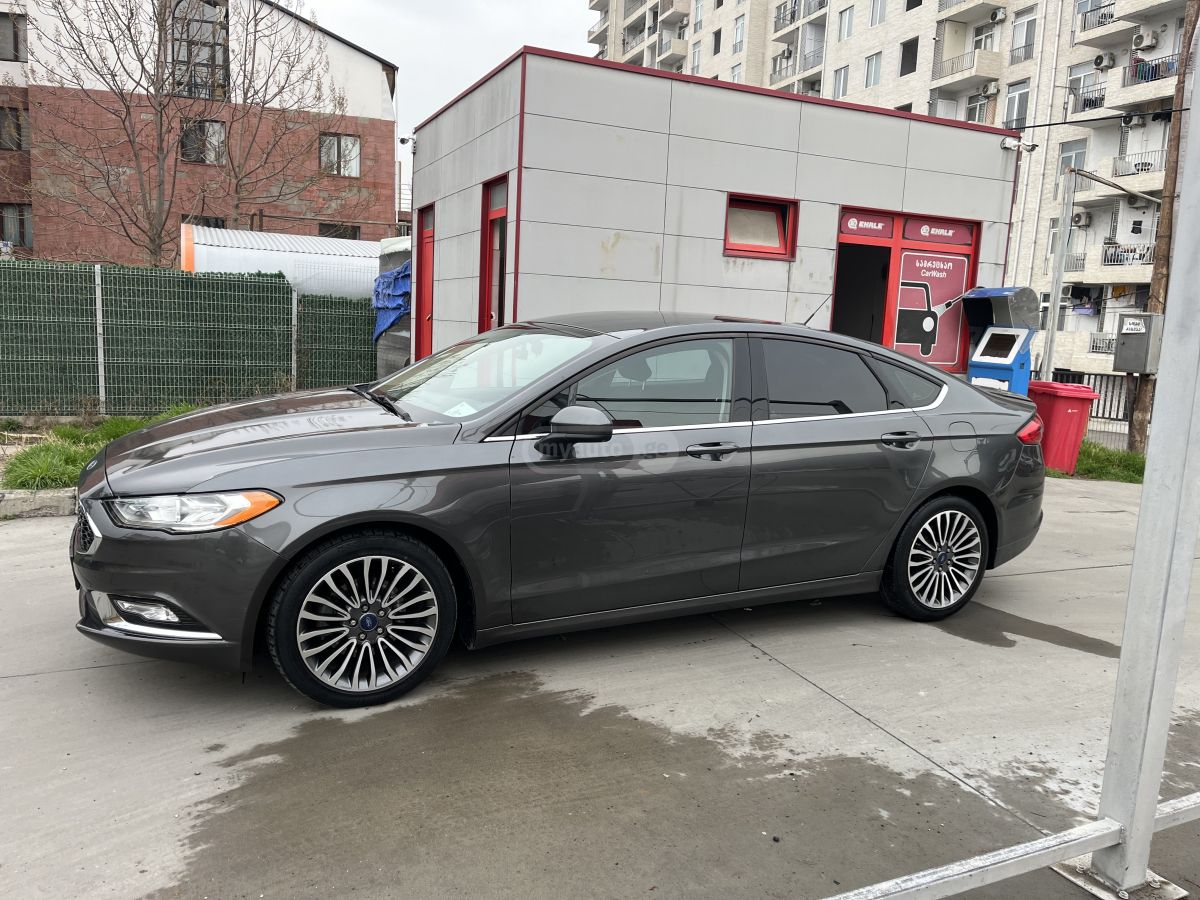 Ford Fusion - фото 1