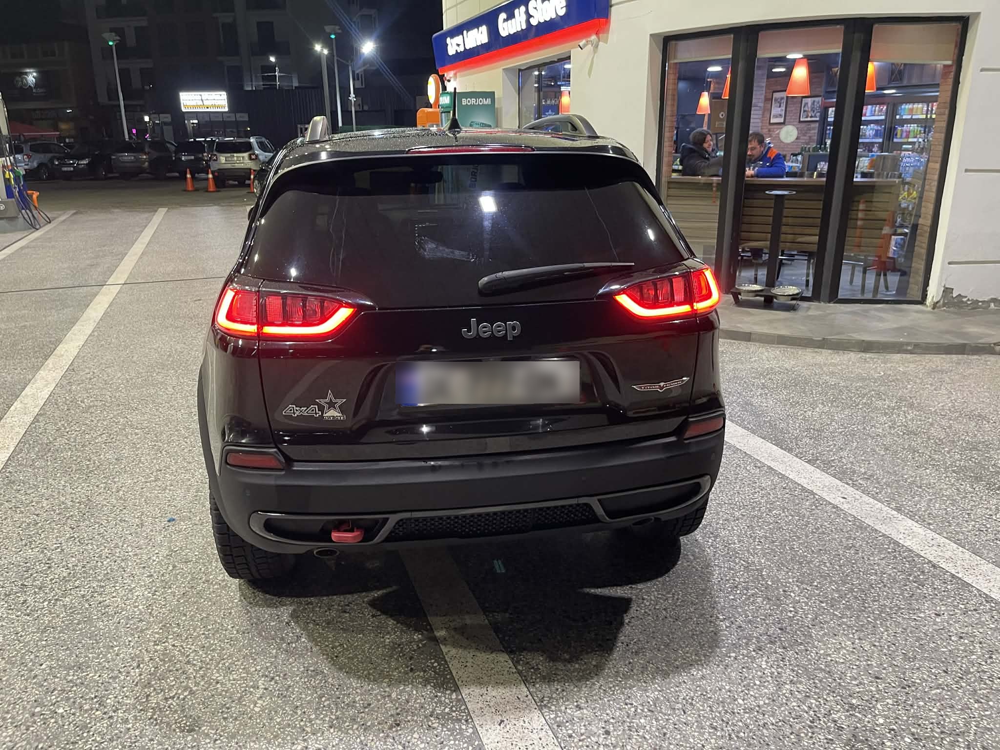 Jeep Cherokee - фото 3