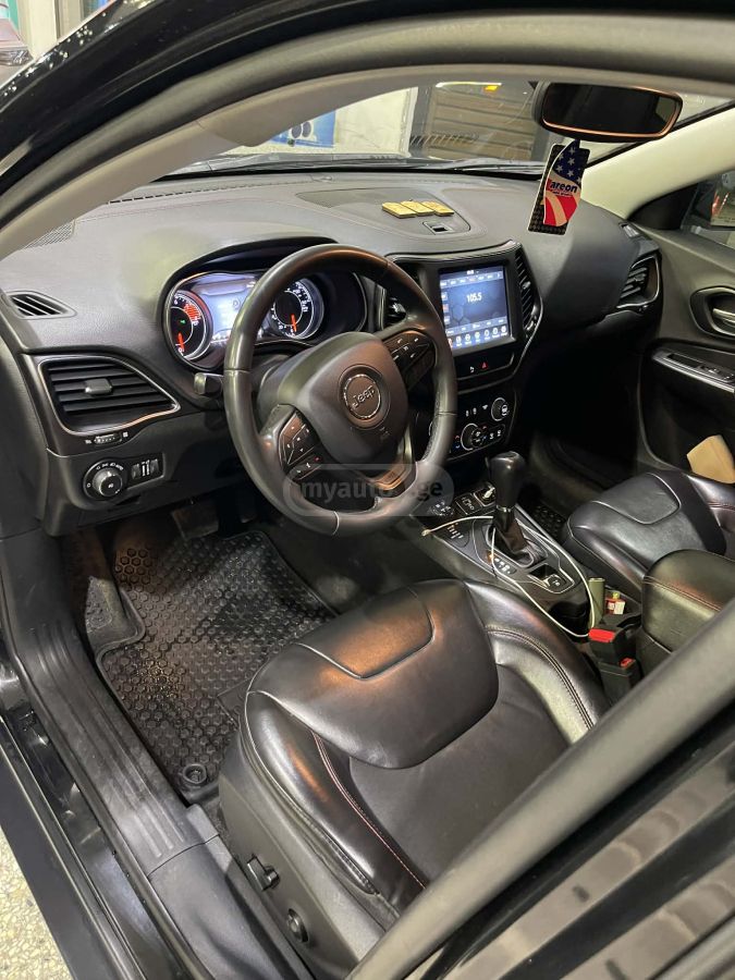 Jeep Cherokee - фото 7