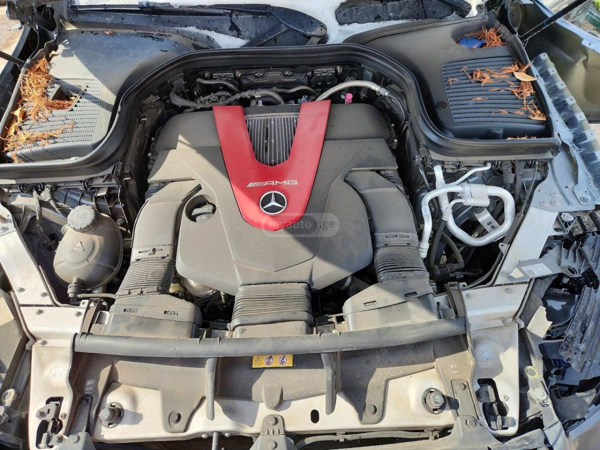 Mercedes-Benz GLC 43 AMG - фото 12