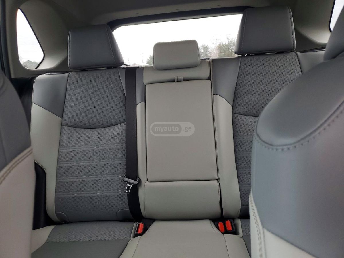 Toyota RAV 4 - фото 10