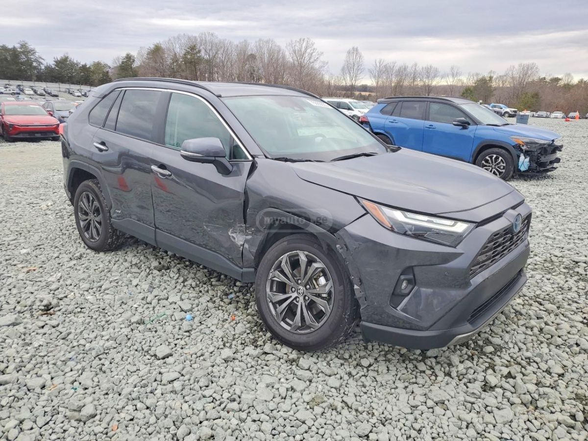 Toyota RAV 4 - фото 4