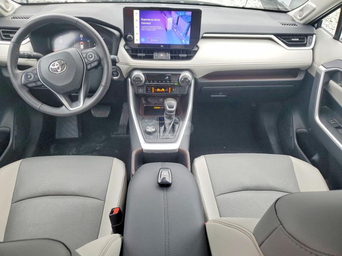 Toyota RAV 4 - фото 8