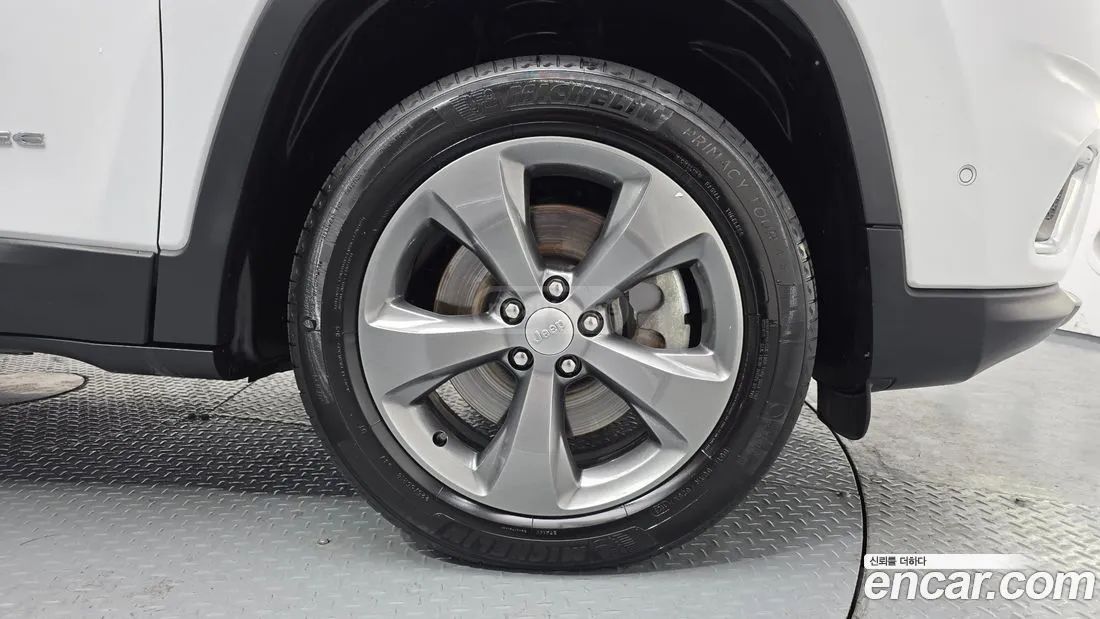 Jeep Cherokee - фото 5