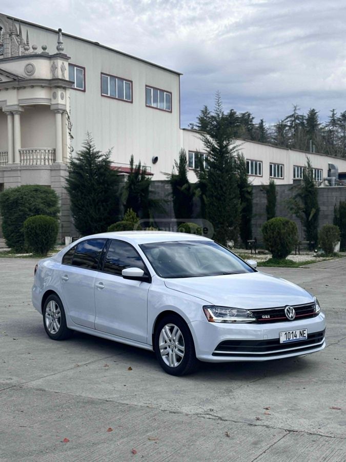 Volkswagen Jetta - фото 1