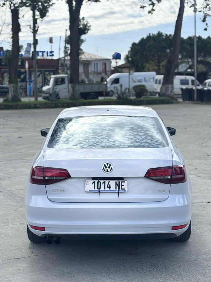 Volkswagen Jetta - фото 8