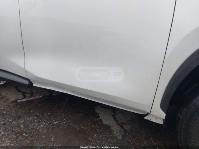 Lexus Premium 4dr All-Wheel Drive Au — миниатюра 14