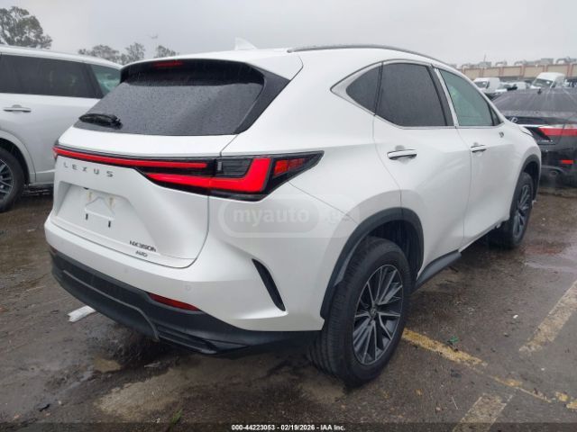 Lexus Premium 4dr All-Wheel Drive Au — миниатюра 4