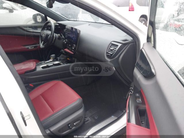 Lexus Premium 4dr All-Wheel Drive Au — миниатюра 5