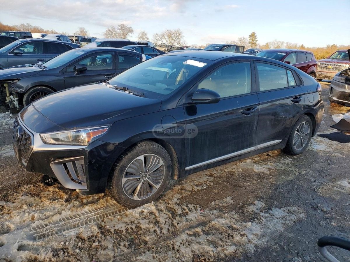 Hyundai Ioniq - фото 1