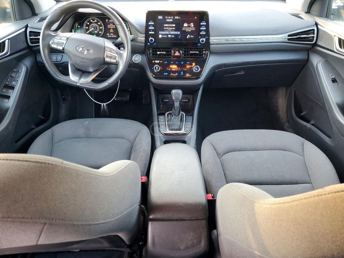 Hyundai Ioniq - фото 8